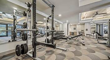 Boho Soco 1BR Queen Suite w Gympickleballlaundry