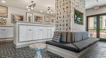 Boho Soco 1BR Queen Suite w Gympickleballlaundry