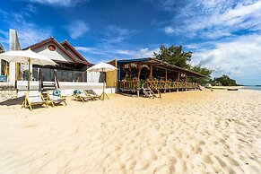 Beach Front Villa with 3 Bedrooms - CA3