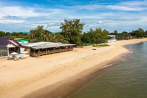 Beach Front Villa with 3 Bedrooms - CA3