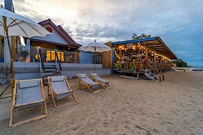 Beach Front Villa with 3 Bedrooms - CA3