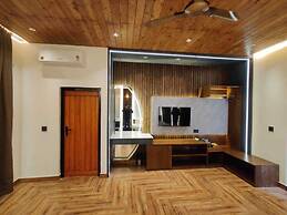 Corbett Machaan Resort