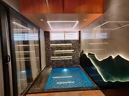 Corbett Machaan Resort