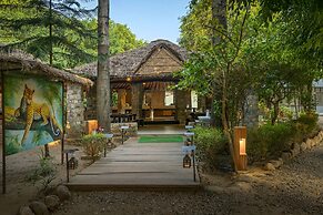 Corbett Machaan Resort