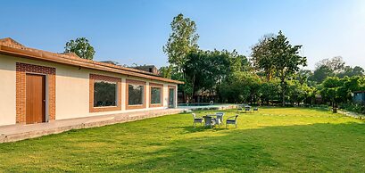 Corbett Machaan Resort