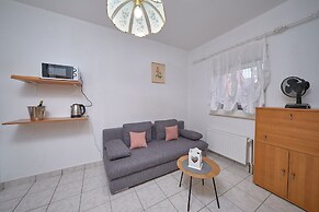 M&M Holiday House with a Pool by Litto