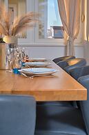 M&M Holiday House with a Pool by Litto