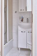 M&M Holiday House with a Pool by Litto