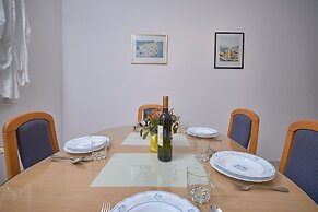 M&M Holiday House with a Pool by Litto