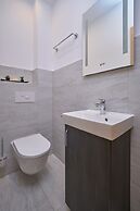 M&M Holiday House with a Pool by Litto