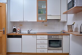 M&M Holiday House with a Pool by Litto