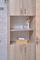 M&M Holiday House with a Pool by Litto