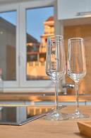 M&M Holiday House with a Pool by Litto