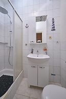 M&M Holiday House with a Pool by Litto