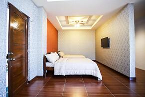 Minshuku KCS Hotel and Restaurant