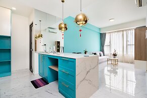 RIVERGATE apartment infinity pool & Gym