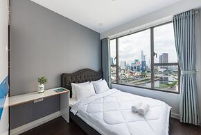 RIVERGATE apartment infinity pool & Gym