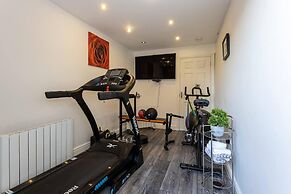 Beautifully Designed 3 Bed House - in Manchester