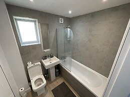 3 Bedroom New House with WiFi