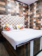 Roomshala 122 Hotel park view