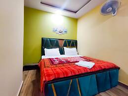 Roomshala 122 Hotel park view