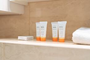 Wojskowa Apartment by Renters