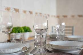 Wojskowa Apartment by Renters