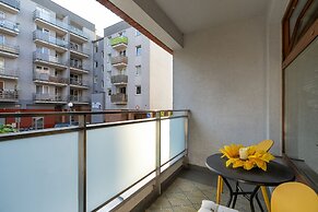 Wojskowa Apartment by Renters