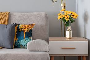 Wojskowa Apartment by Renters