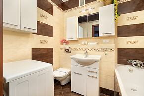Wojskowa Apartment by Renters
