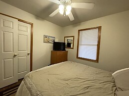 Swinkels 3 Bedroom Cottage by RedAwning