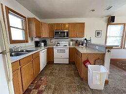 Swinkels 3 Bedroom Cottage by RedAwning