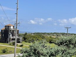 Swinkels 3 Bedroom Cottage by RedAwning