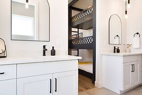 Desert Mirage 5 Bedroom Home