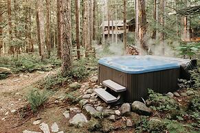 40gs â Wifi - W/d â Hot Tub - Sleeps 8 3 Bedroom Cabin by RedAwning