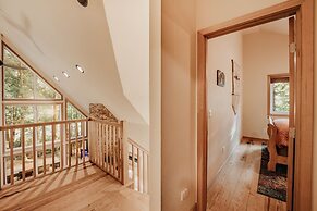 40gs â Wifi - W/d â Hot Tub - Sleeps 8 3 Bedroom Cabin by RedAwning