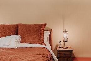 40gs â Wifi - W/d â Hot Tub - Sleeps 8 3 Bedroom Cabin by RedAwning