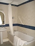 TRANQUIL 2BR SUITE APT IN DUBLIN-2