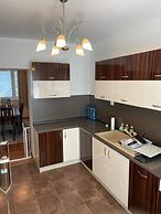 Beautiful 4 Bedroom House With a Relaxing Garden