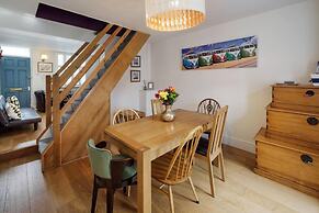 Impeccable 3 bed 2 Bath Central Cowes Cottage