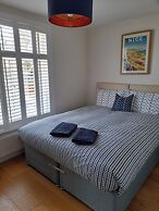 Impeccable 3 bed 2 Bath Central Cowes Cottage