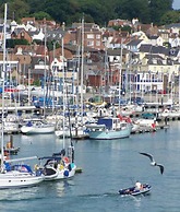 Impeccable 3 bed 2 Bath Central Cowes Cottage