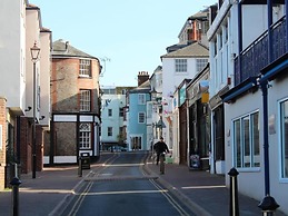 Impeccable 3 bed 2 Bath Central Cowes Cottage