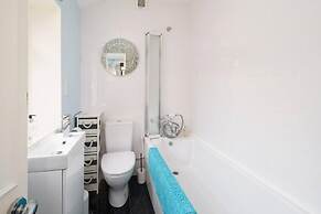 Impeccable 3 bed 2 Bath Central Cowes Cottage