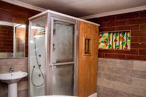 Cromwell Courtyard hotel