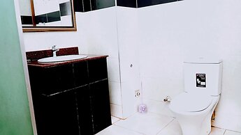 Cromwell Courtyard hotel