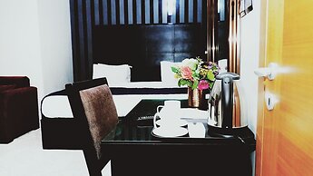 Cromwell Courtyard hotel