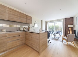 The River Thames Collection