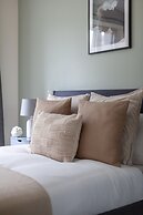 The River Thames Collection