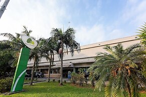 Apartamento com quintal na Praça do Pôr do Sol